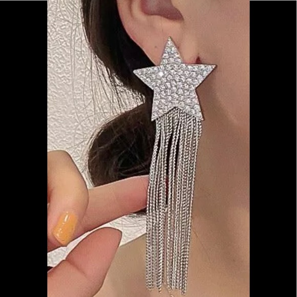 2X$39WAO CHIC STAR LONG TASSEL RHINESTONES EARRING - Picture 8 of 9